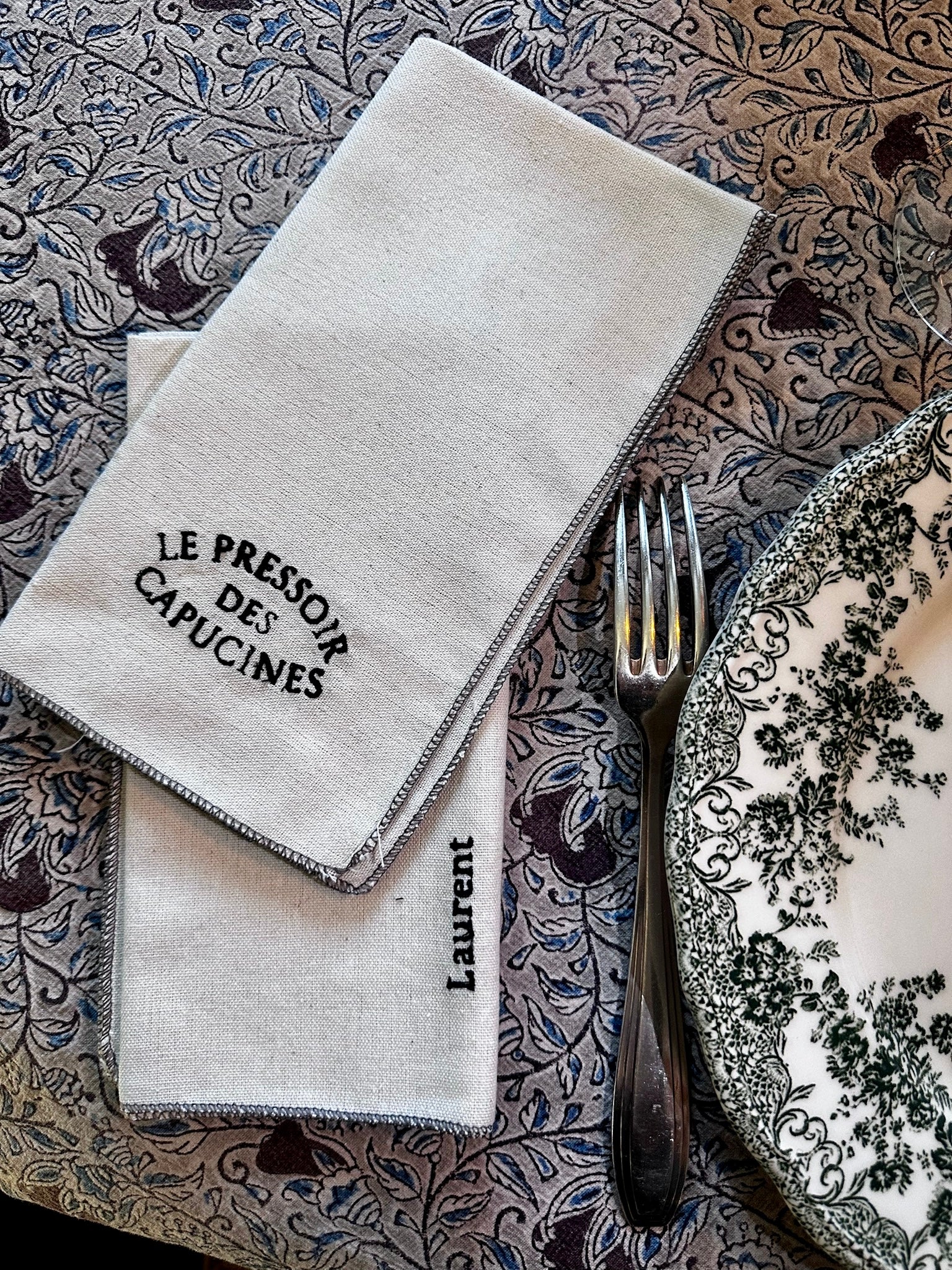 Serviette brodée recto verso 