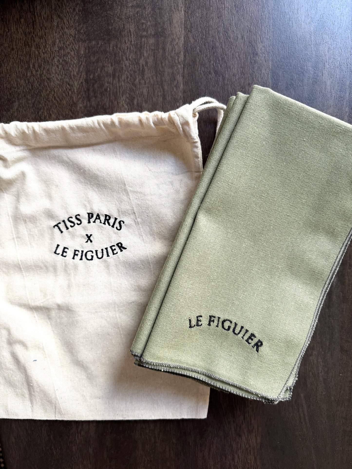 Serviettes de table brodées
